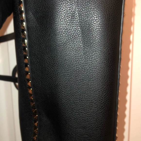 Black faux leather handbag w/gold studs - Picture 2 of 3